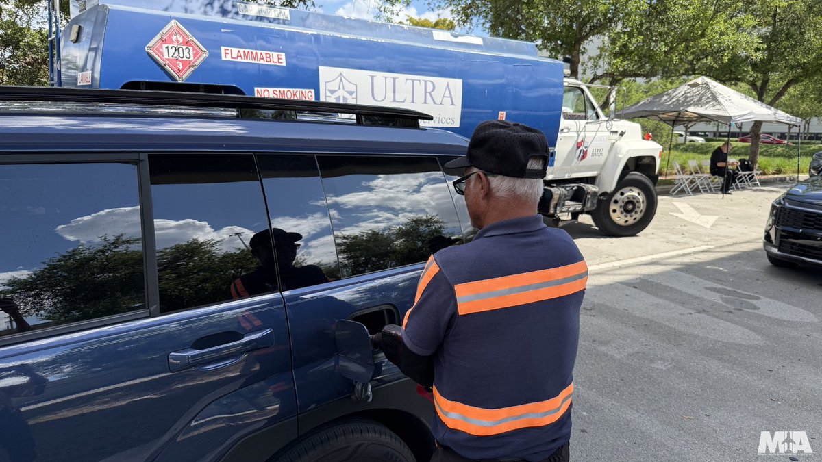 Miami Int'l Airport tweet media