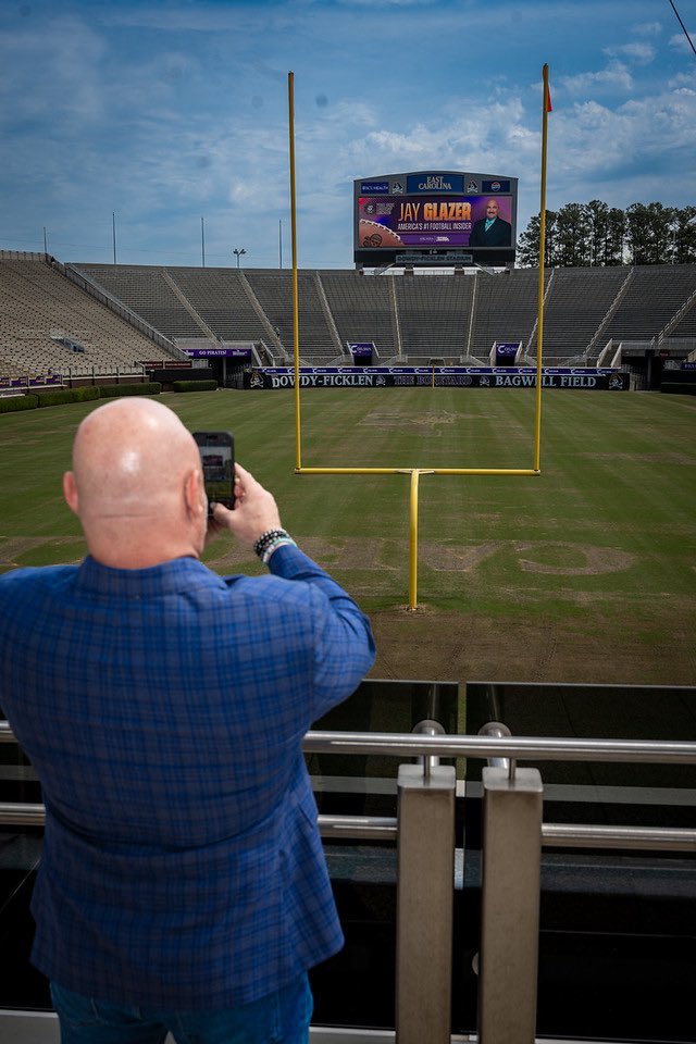 Pirate Radio ☠️ tweet media