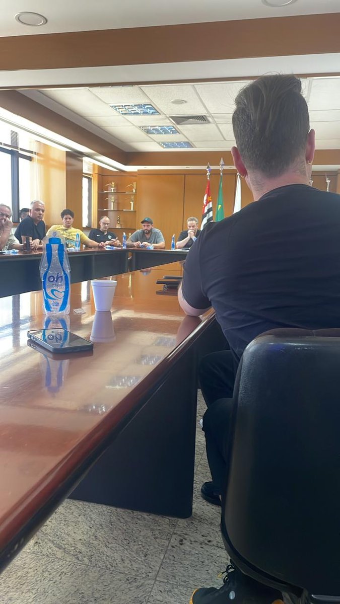 Mala Oficial tweet media