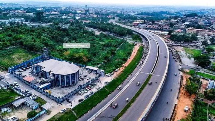 OluwaSegun tweet media