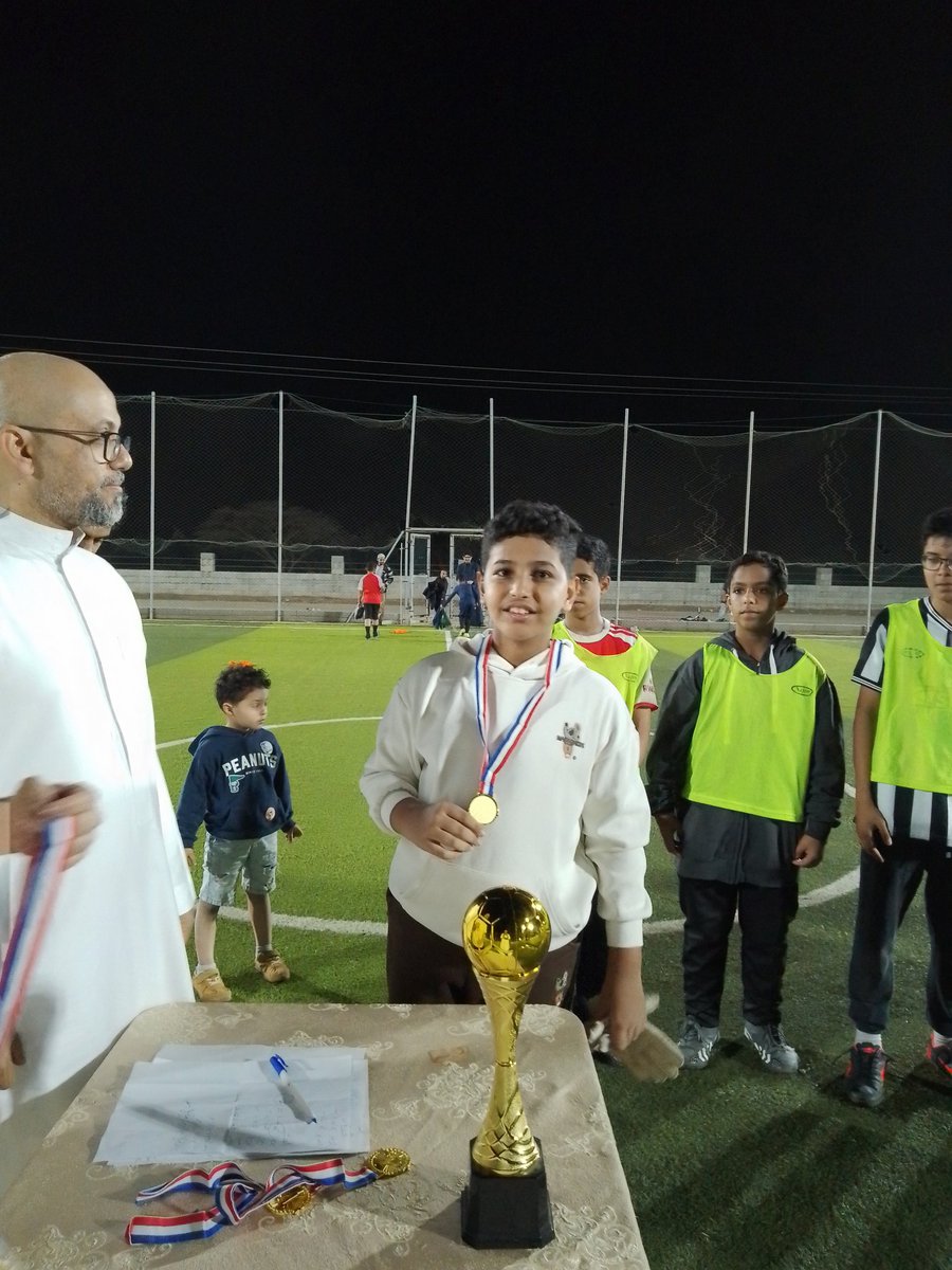 مركز الرواد tweet media