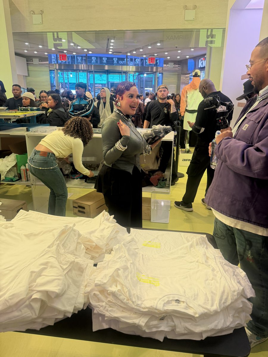 LA Three tweet media