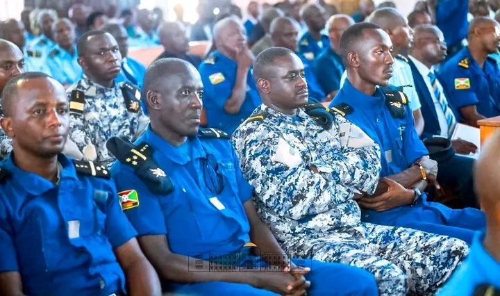 JClaudeNshimir's tweet photo. #Burundi. Le Chef de l’État et Commandant en chef des Forces de défense et de sécurité, S.E @GeneralNeva, a animé ce 25 mars 2026, une retraite pascale à l’aumônerie de la PNB, à la paroisse Saint Jean-Paul II, à l’intention des officiers de la PNB, de la FDN et de leurs épouses. https://t.co/BeV8Ae9ymJ