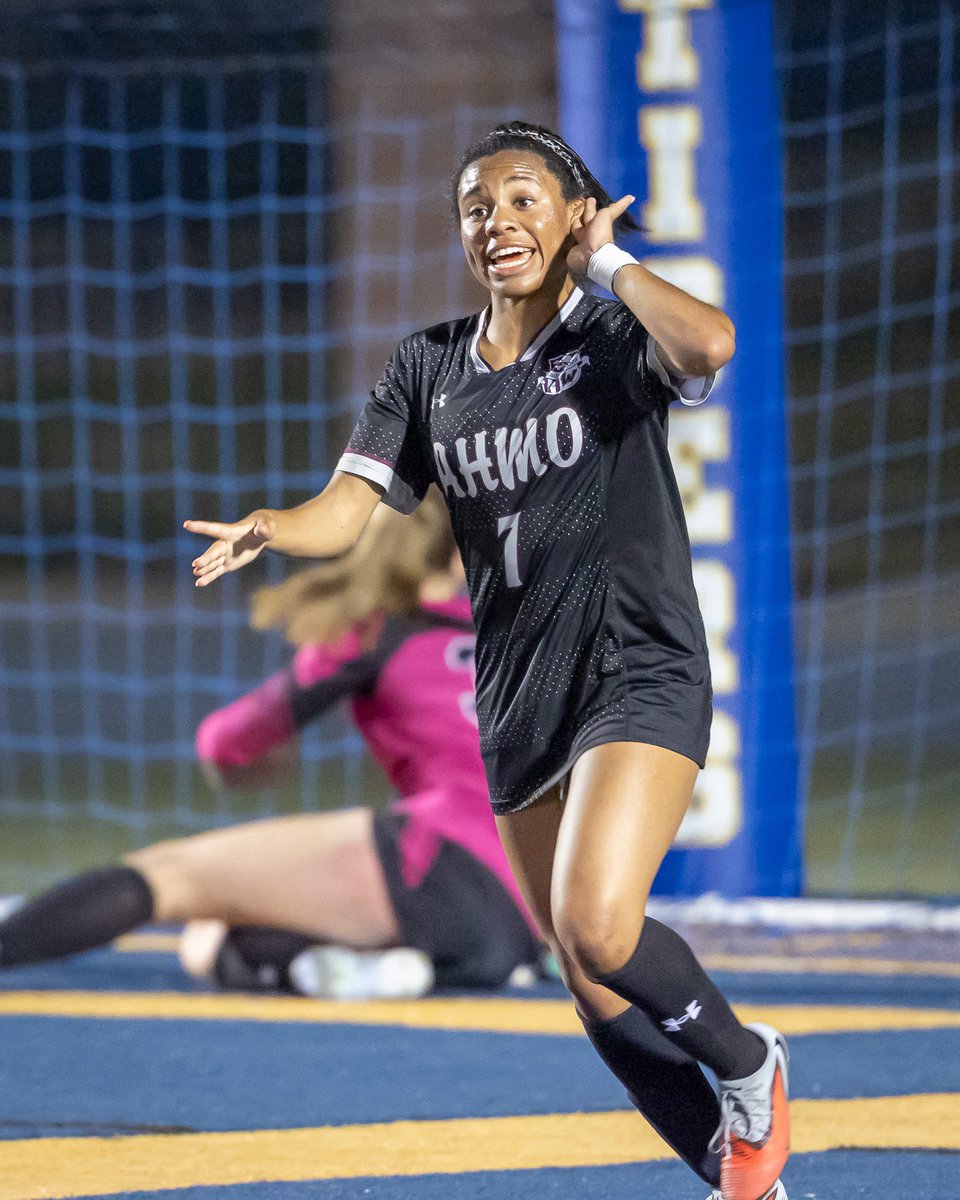 Kennedy b tweet media