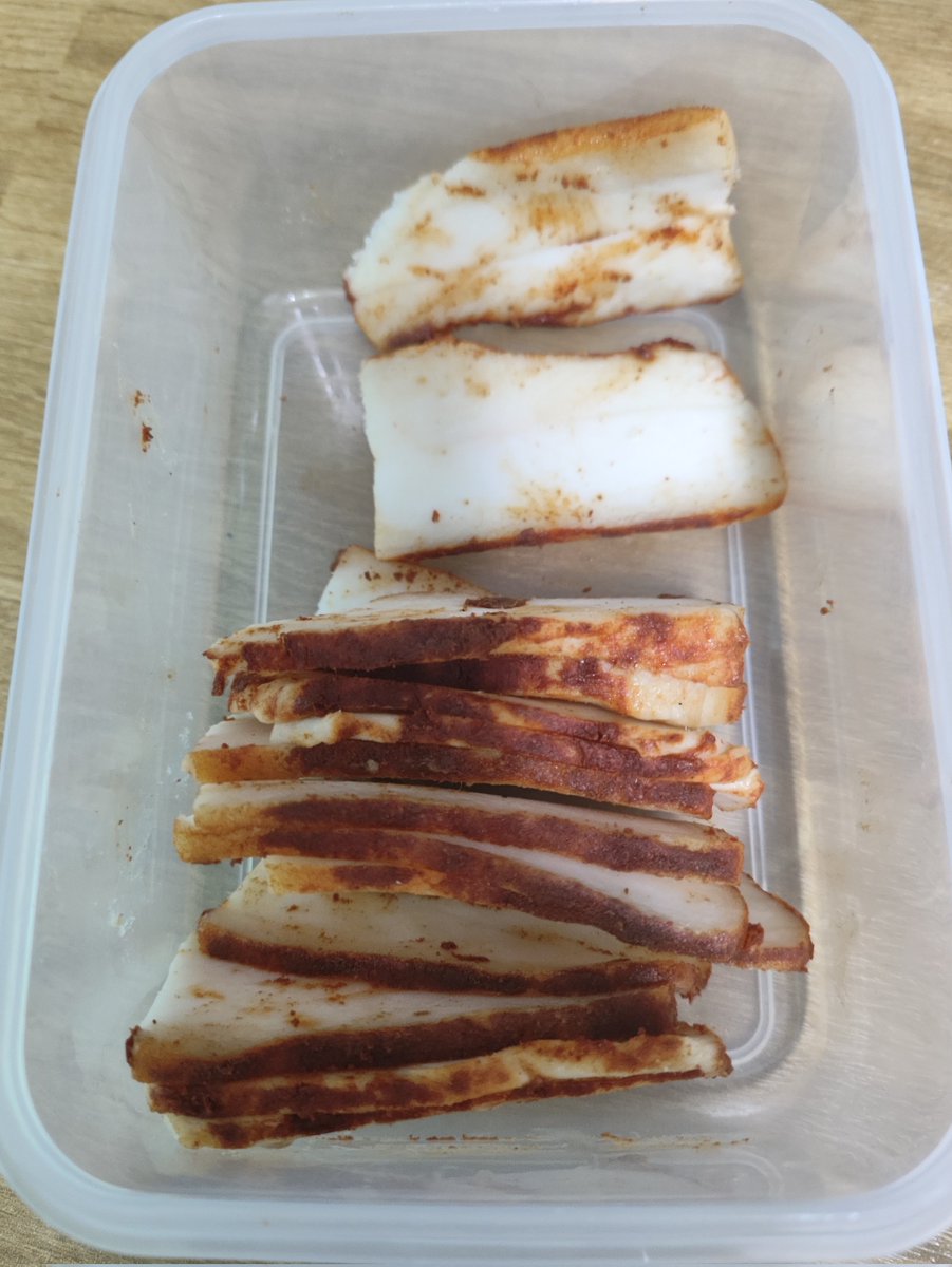 Сало в красном перце это очередное доказательство какая вкусная всё-таки русская кухня 😛