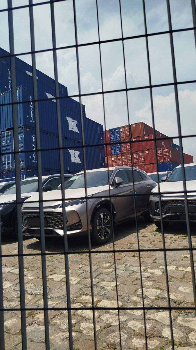 lekanrasaqq's tweet photo. Engineer but I also clear your cars 🚗🚘🚢⚓
#ClearingAgent
#Engineer https://t.co/Wf2gu515hd
