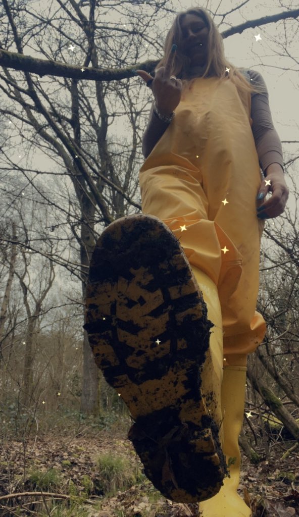 MistressMegXoXo's tweet photo. Another sub addicted to my dungarees & yellow rain boots
#rainwear #rainwearfetish #raingearfetish #pvcraincoat #rubberrainwear #pvcsuit #vinylraincoat #latexraincoat #shinyPVC #rubber #totalenclosurefetish #saunasuit #wadersfetish #rainsuit #rainbibs #endfetishshame #pvculike https://t.co/w2V31TOzsi