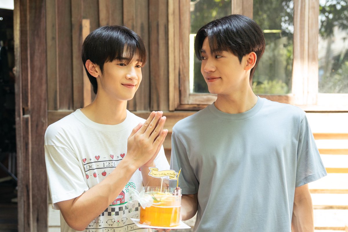 clingyteddy's tweet photo. SONGKRAN IS COMING!! Pictures we got from Q7-8 filming #WhenOrangesFall shows we are definitely getting a songkran scene..
Starring
Almondbabybigboy
Progress Passawish
Coming soon
#AlmondProgress #WhenOrangesFallQ8 https://t.co/KTl0DfvIgF