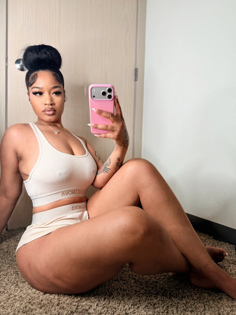 pretty drea 💋 tweet media