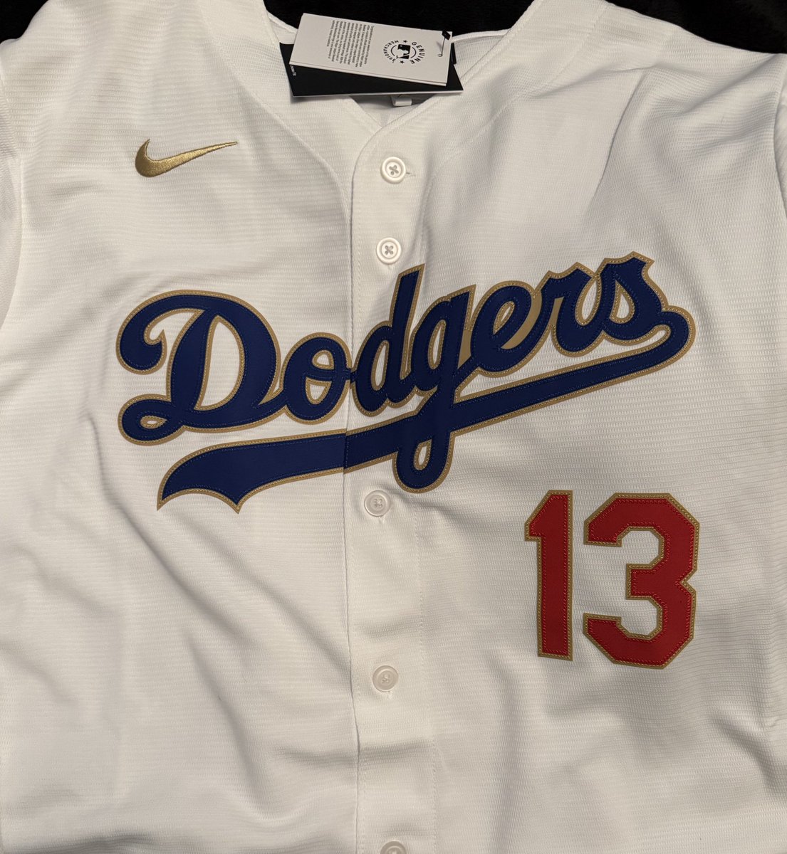 Lindsay Adams 👽 tweet media