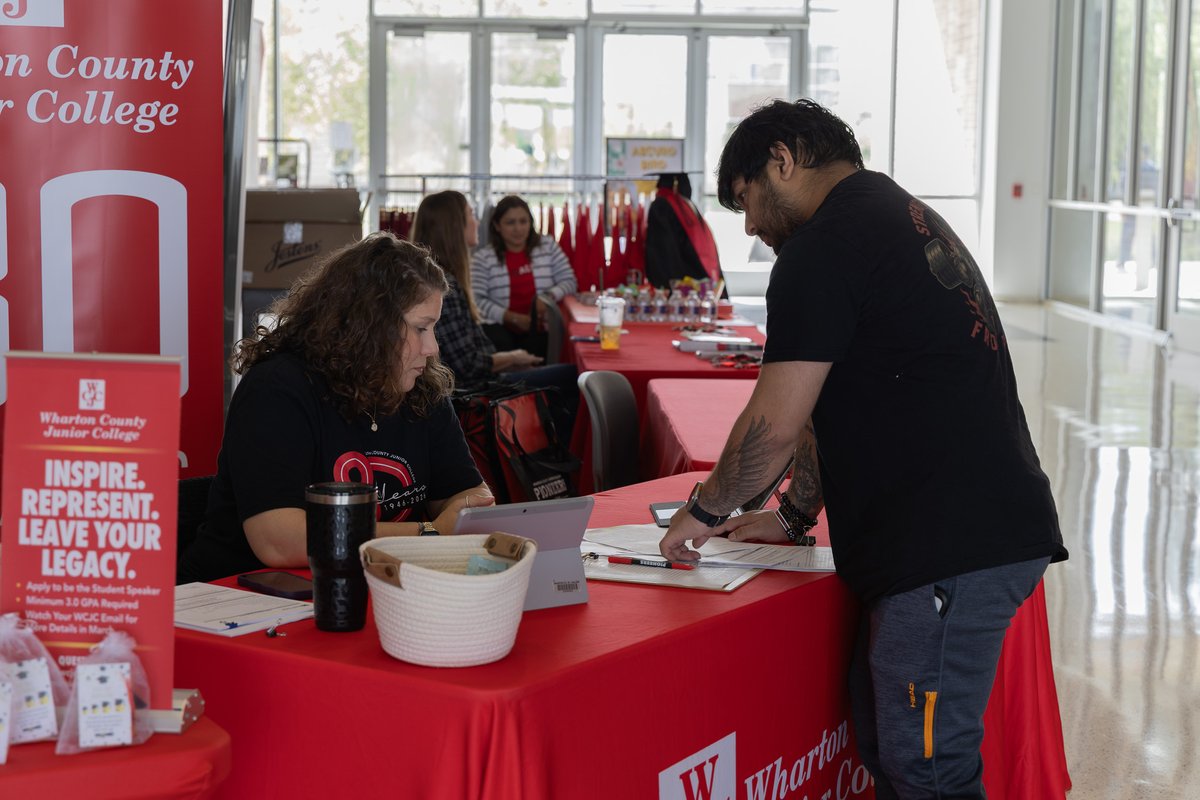 wcjclife's tweet photo. Many Pioneers took their next step at the Graduation Fairs hosted at Richmond and Sugar Land Campuses today!🎓❤️ #ProudPioneer #WC80 https://t.co/i1xKLDTv7j