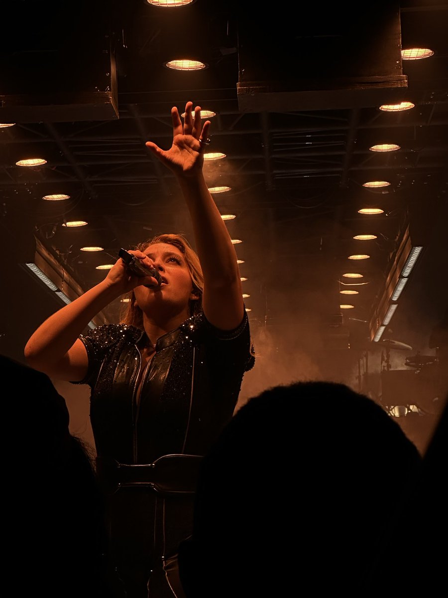 Farfarnight 🐆 tweet media