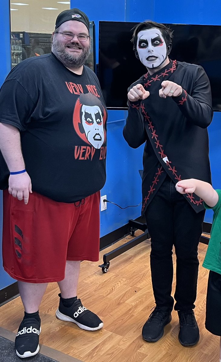 Schantzman87's tweet photo. @DanhausenAD you should get WWE to sell t-shirts in every city that just say “I came to Buffalohausen (whatever city your in) and all I got was Cursed”. Instant human monies! https://t.co/5ius17VH67