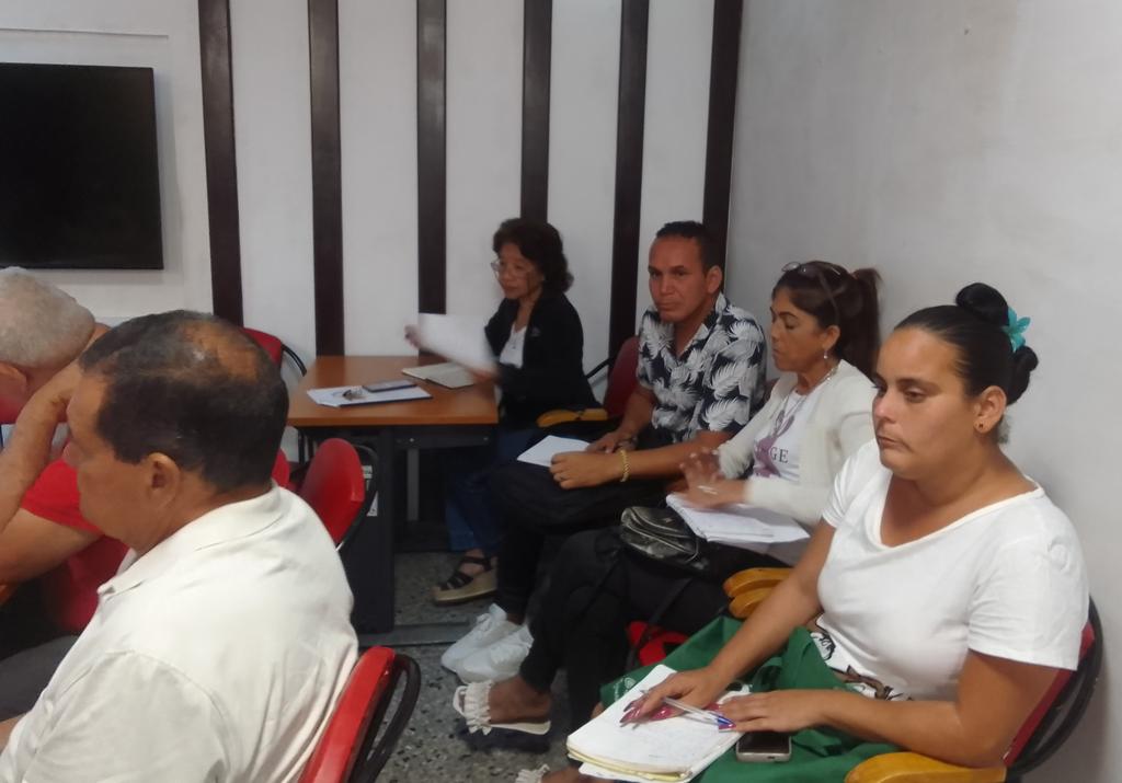 La Empresa Provincial de Transporte de #LaHabanaDeTodos realiza su Consejo de Dirección analizando temas medulares para optimizar las prestación de los servicios a la población. #CubaEstáFirme 
 #CubaVencerá