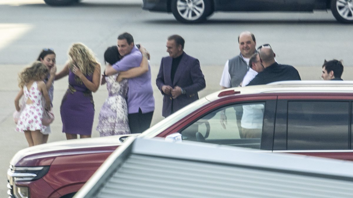 Travis Long: follow @vizjourno on Bluesky tweet media