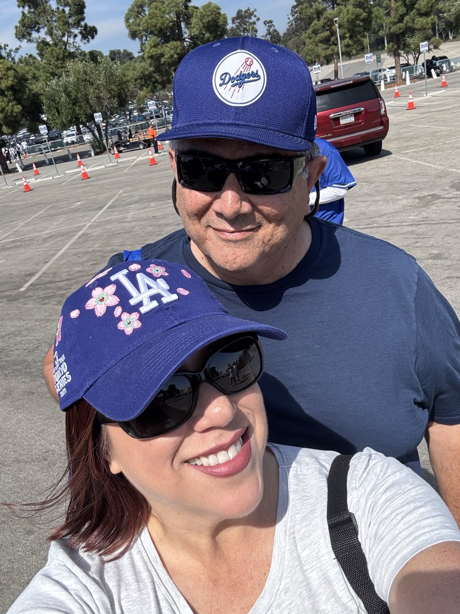 pinksurvivor70's tweet photo. @Dodgers Opening day! ⚾️ 💙 🤍 🥰 #BlueHeaven #LetsgoDodgers https://t.co/WG3neaUbr8