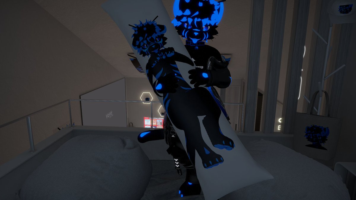 SansySwag's tweet photo. kitty pillow :3c 

#VRChat https://t.co/v0NX5r66gG