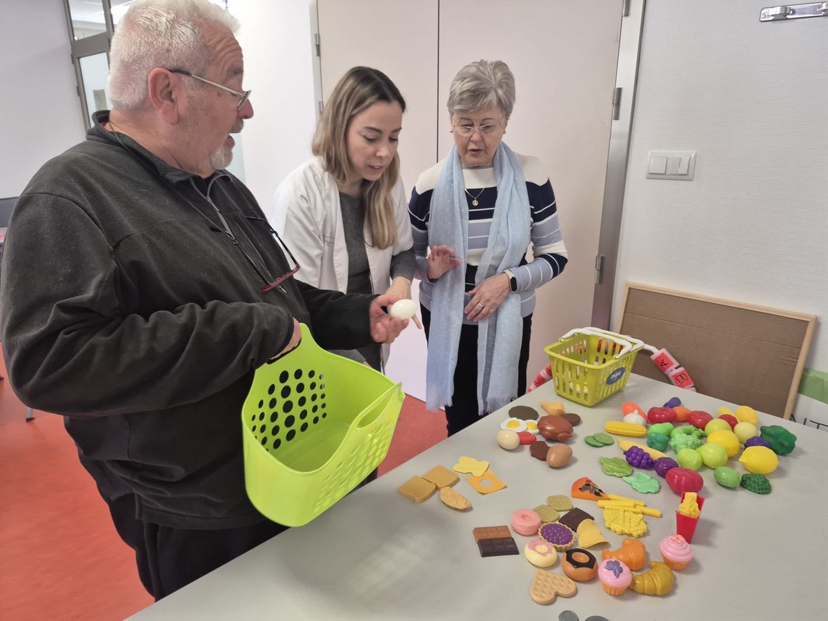 Centro de Salud San Antón tweet media