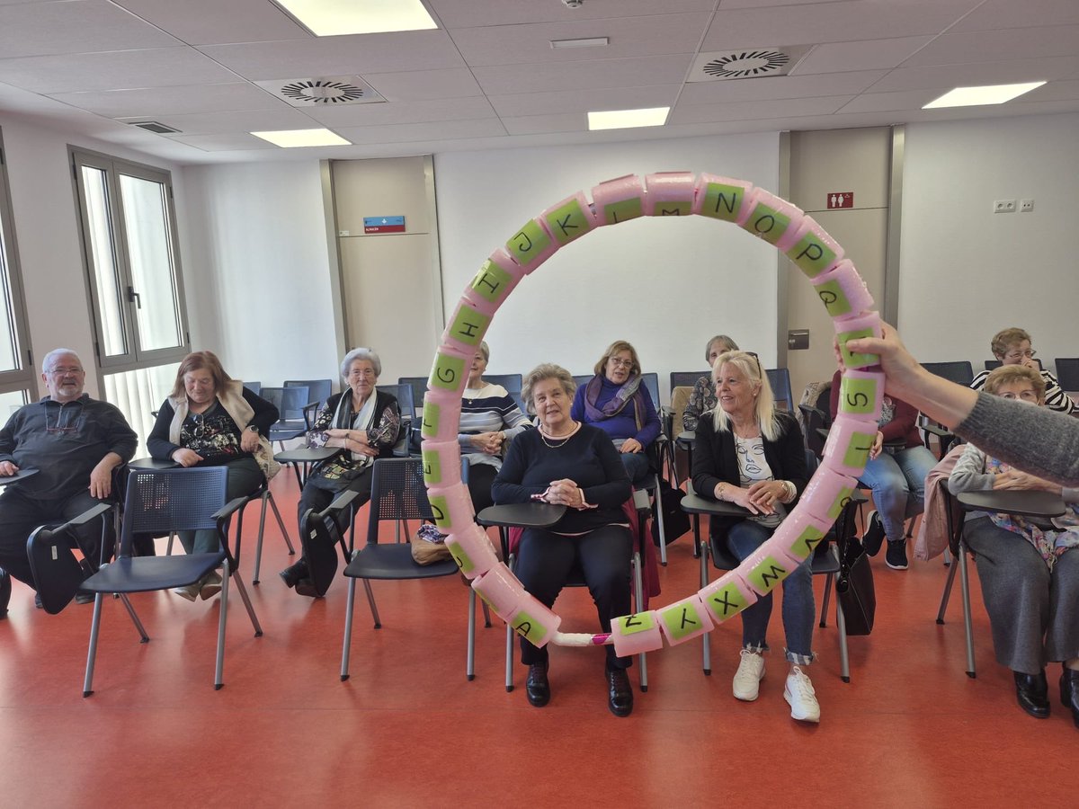 Centro de Salud San Antón tweet media