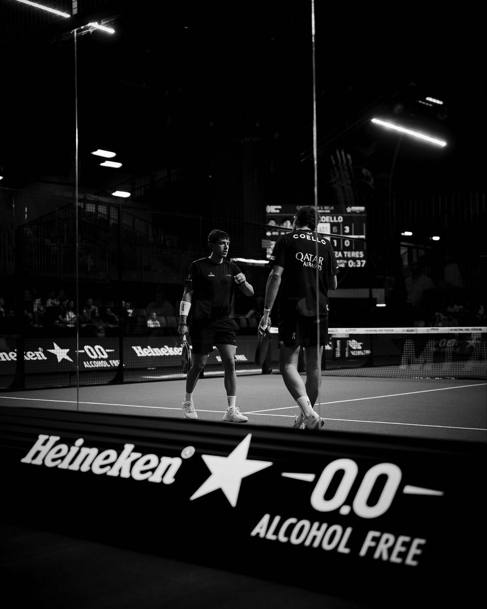 Lo de estos dos ya es inexplicable. Mientras que Tolito y Arroyo  hacen un pádel casi perfecto pierden el set, por su parte, los número uno con una cantidad de errores se llevan la primera parte. Lo del Rey y el Mozart es tremendo 🇦🇷 🇪🇸