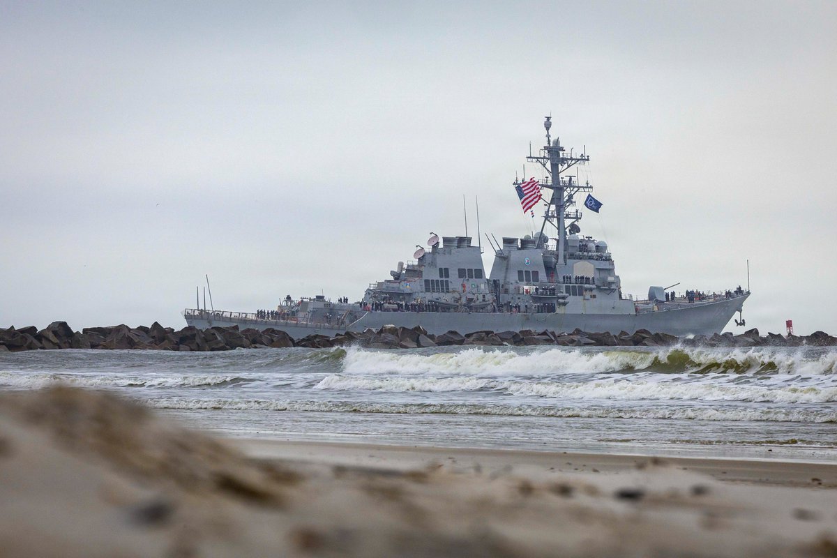 SurfaceWarriors's tweet image. ⚓⚔️ #WarshipOfTheDay: USS Donald Cook DDG 75 Departs @NS_Mayport for Deployment 🫡🇺🇸
Read the story: dvidshub.net/news/561259/us…
📰 @US2ndFleet 
📸 MCC Carlos M. Vazquez II
#Warfighting | #Readiness | #Lethality
@USNavy  | @USFleetForces