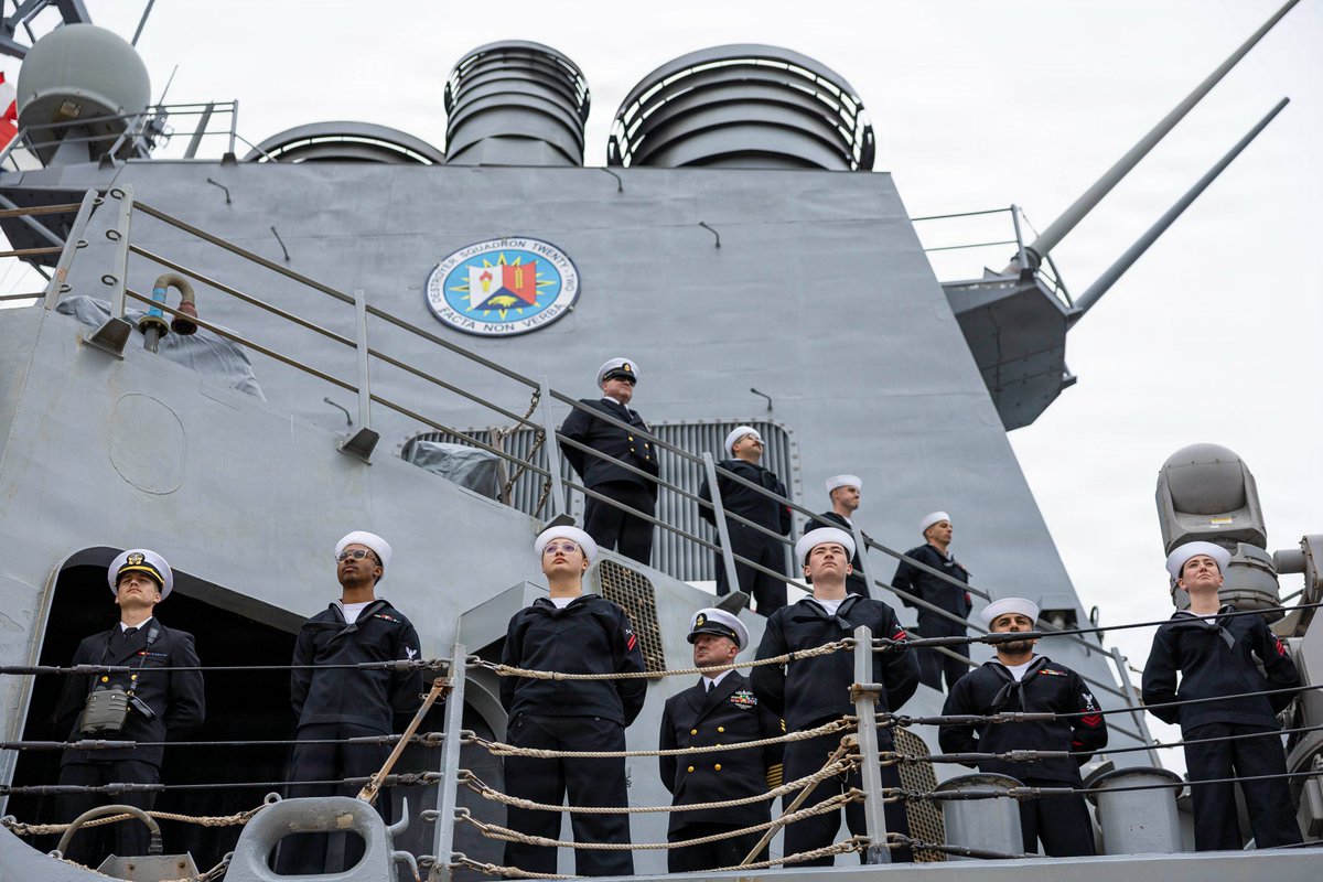 SurfaceWarriors's tweet image. ⚓⚔️ #WarshipOfTheDay: USS Donald Cook DDG 75 Departs @NS_Mayport for Deployment 🫡🇺🇸
Read the story: dvidshub.net/news/561259/us…
📰 @US2ndFleet 
📸 MCC Carlos M. Vazquez II
#Warfighting | #Readiness | #Lethality
@USNavy  | @USFleetForces