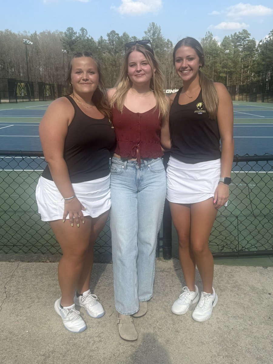 tsmithappraiser's tweet photo. South Davidson and Pfeiffer Tennis alumna Emily Moore stopped by Misenheimer today to support the Pfeiffer Falcons on Senior Day.  The birds defeated Meredith convincingly on this beautiful afternoon at the Knapp Tennis Center.  @anna_smith_12 https://t.co/cTpOvzPLTq
