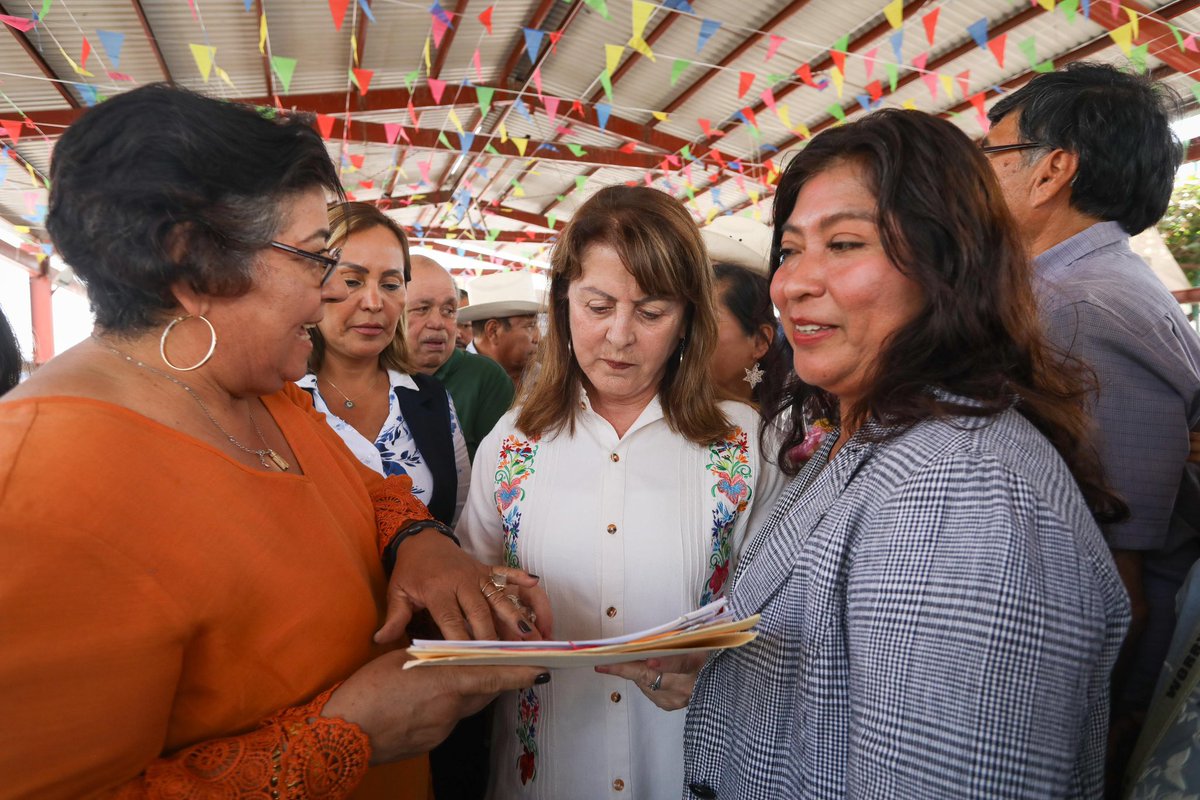 margarita_gs's tweet photo. Acompañamos a la comunidad de Ticumán en la inauguración de su Centro Integrador de Desarrollo, una obra del Ayuntamiento de Tlaltizapán para fortalecer la convivencia, el desarrollo y el bienestar para las familias. ¡Juntas y juntos transformamos nuestro estado! https://t.co/lvxriR1Nt5