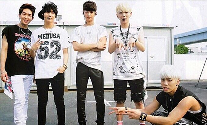 hourly rare shinee tweet media