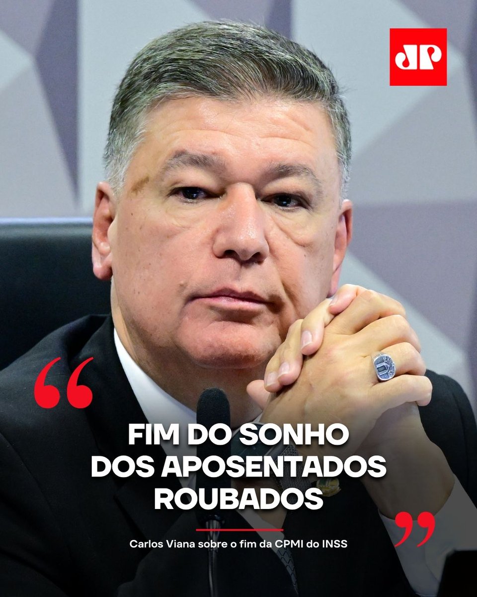 JovemPanNews's tweet photo. O senador Carlos Viana (Podemos-MG), presidente da CPMI do INSS, reagiu duramente à decisão do Supremo Tribunal Federal (STF) que formou maioria contra a prorrogação do colegiado nesta quinta-feira (26). Para o parlamentar, a interrupção dos trabalhos representa o "fim do sonho dos aposentados brasileiros que foram roubados" de ver uma investigação profunda sobre desvios na previdência. Viana acompanhou o julgamento presencialmente no plenário e criticou o desfecho que impede a continuidade das apurações sobre descontos indevidos e outros escândalos financeiros.

O placar na Corte foi de 6 a 2 para derrubar a liminar que autorizava o adiamento da comissão. Os ministros Flávio Dino, Alexandre de Moraes, Cristiano Zanin, Kassio Nunes Marques, Dias Toffoli e Cármen Lúcia divergiram do relator, André Mendonça, argumentando que a Constituição não prevê prorrogação automática e que o tema compete exclusivamente ao Congresso Nacional. Com isso, a extensão de 120 dias anunciada por Viana nesta tarde perde a validade, restando apenas os votos de Gilmar Mendes e Edson Fachin para concluir o rito.

A CPMI foi instalada para investigar uma rede de fraudes e descontos irregulares nos contracheques de aposentados e pensionistas, expandindo seu escopo para apurar também o escândalo do Banco Master. O senador Carlos Viana defendia que a comissão chegasse a "todas as áreas do poder" para responsabilizar os envolvidos. No entanto, o entendimento da maioria do STF é de que não há direito líquido e certo para a extensão do prazo sem o aval da presidência do Congresso.

📺 Confira na JP News e Panflix 👉 https://t.co/vQffsDFrxv 

#JovemPanNews #Política #STF #CarlosViana