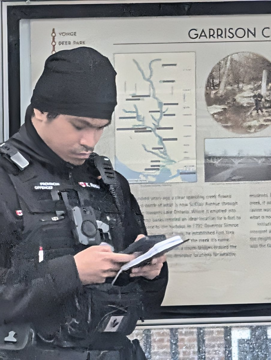 donrebrook's tweet photo. @TTChelps @cityoftoronto @oliviachow I'm not condoning fare evasion, but how do you justify paying 3 hourly salaries to chase down a student who evaded $3.50 when the TTC has bigger issues such as paying customers being harassed in your transit system? #toronto #ttc https://t.co/s7bi96bCx1