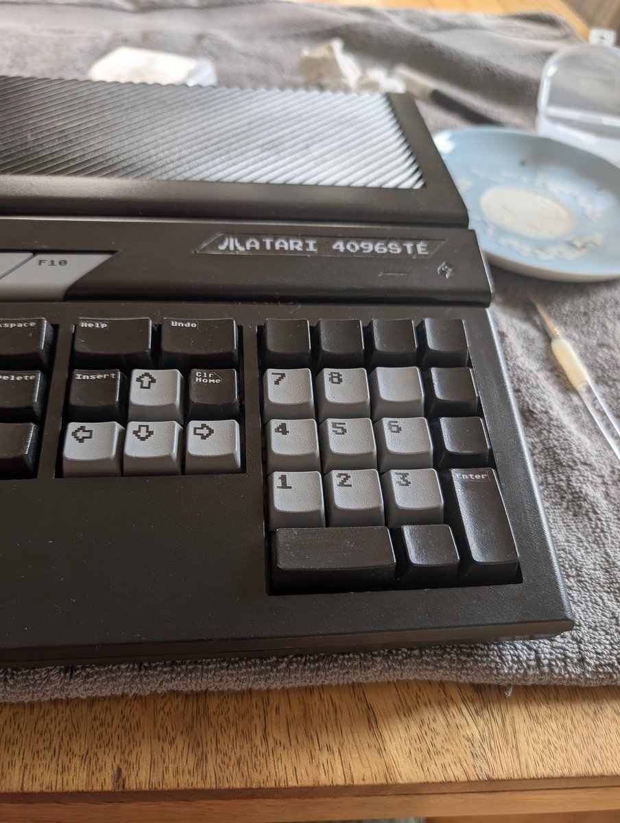gedgehead's tweet photo. @robcfg There is space on the ST case to put a Gotek screen under the  direction keys. I think that's where I would put it if I was to do it. https://t.co/W5HNKgx0wN