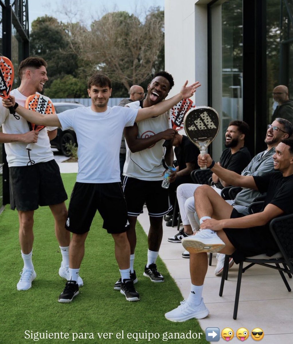 (fan) REAL MADRID FANS 🤍 tweet media