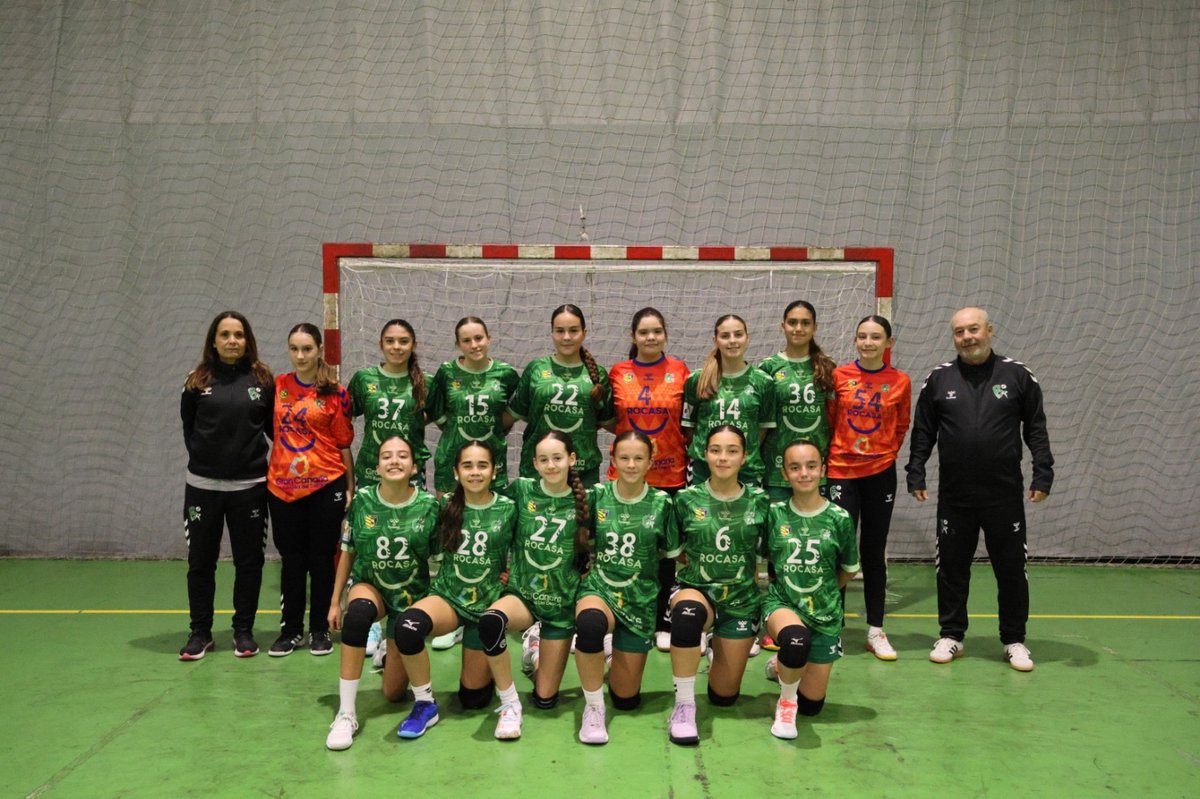 💚Nos llevamos el partido en el Campeonato de Canarias Infantil Femenino por 36 - 32, en un encuentro muy competido de principio a fin.

El equipo supo mantenerse firme en los momentos clave para cerrar una victoria  y seguir creciendo juntas.

#RocasaGranCanaria #CanteraRocasa