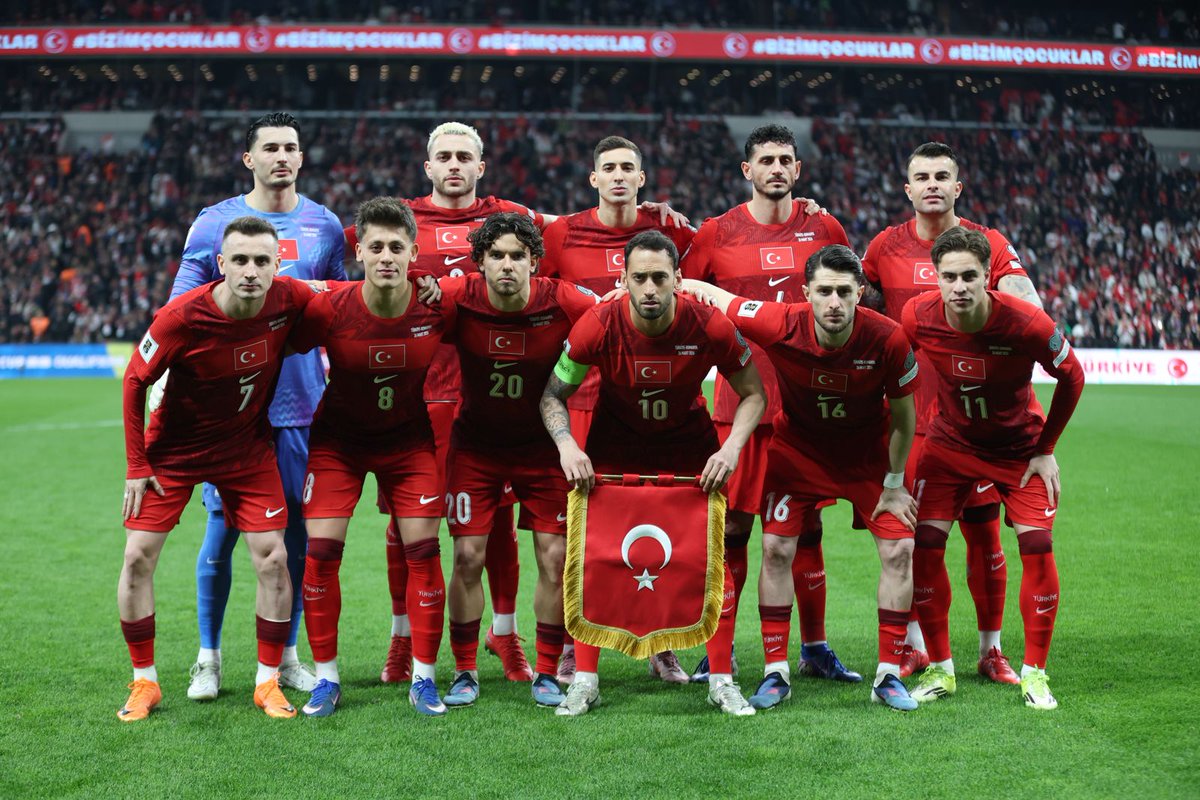 zeynepkanter's tweet photo. Dünya Kupası’na son 1 maç! Tebrikler  #BizimÇocuklar 🇹🇷 https://t.co/0aUygjzqct