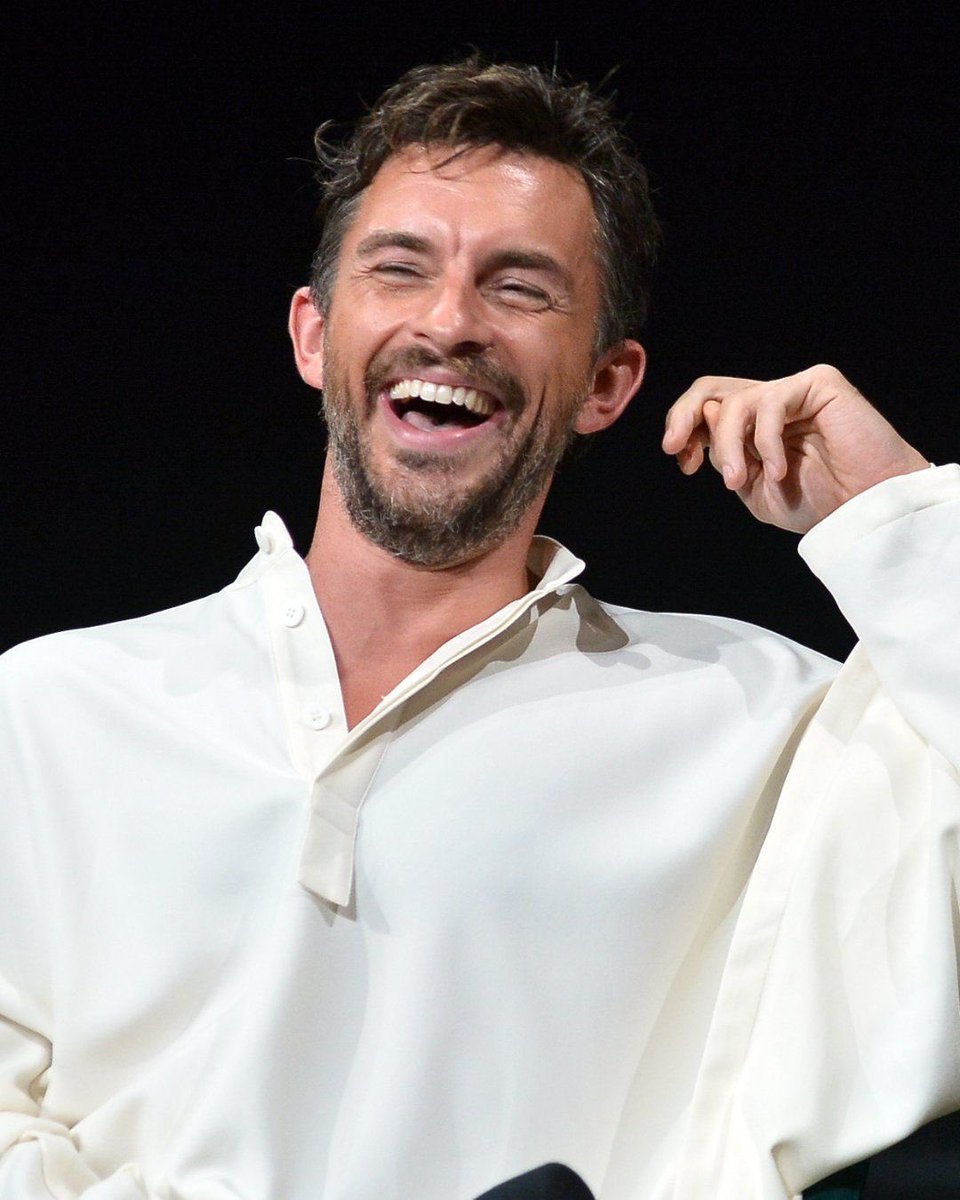 Robin 💛🤍💜🖤 tweet media