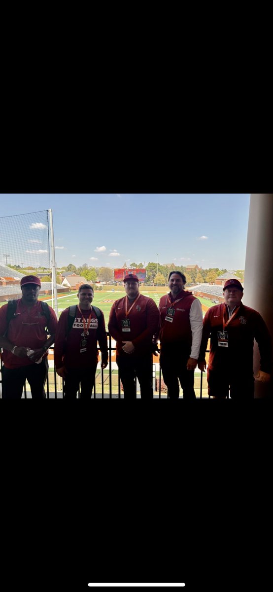 Coach_McClellan's tweet photo. Good to see my guys @Kmcdonald_05 @Coachcal_King @derwinnn2 today @MercerFootball !! Thanks for allowing the South D-staff to come get some professional development in🐻🐎 https://t.co/QTFFDt5KpQ