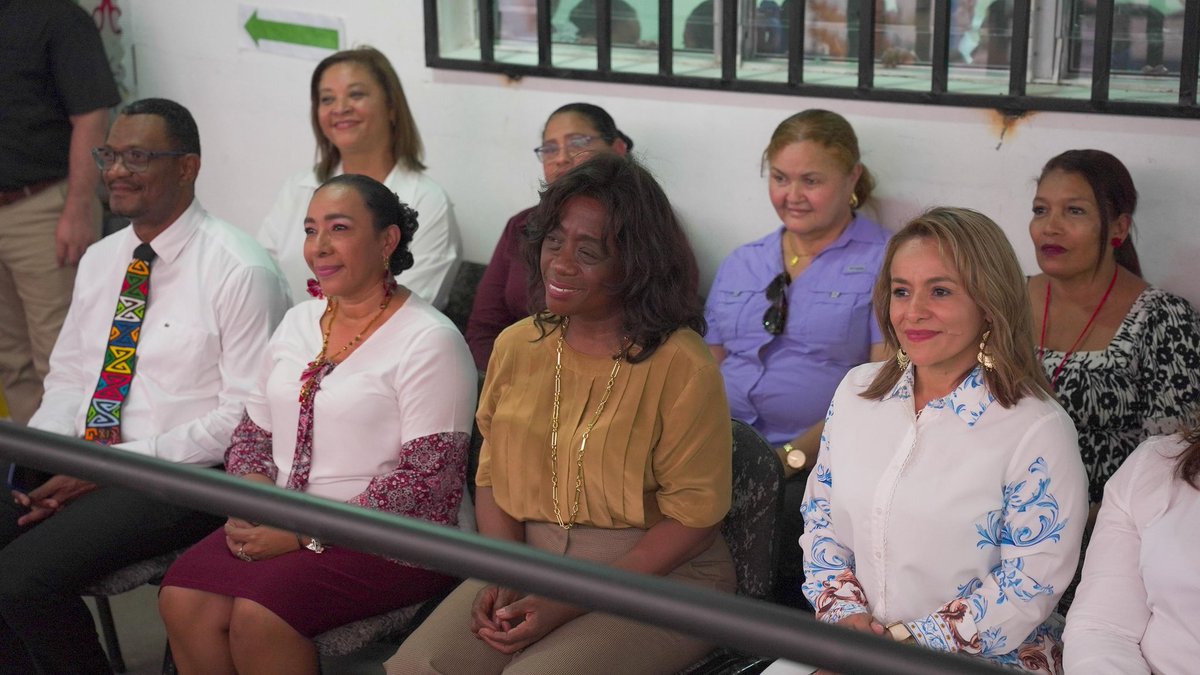 Ministerio de Educación de Panamá tweet media