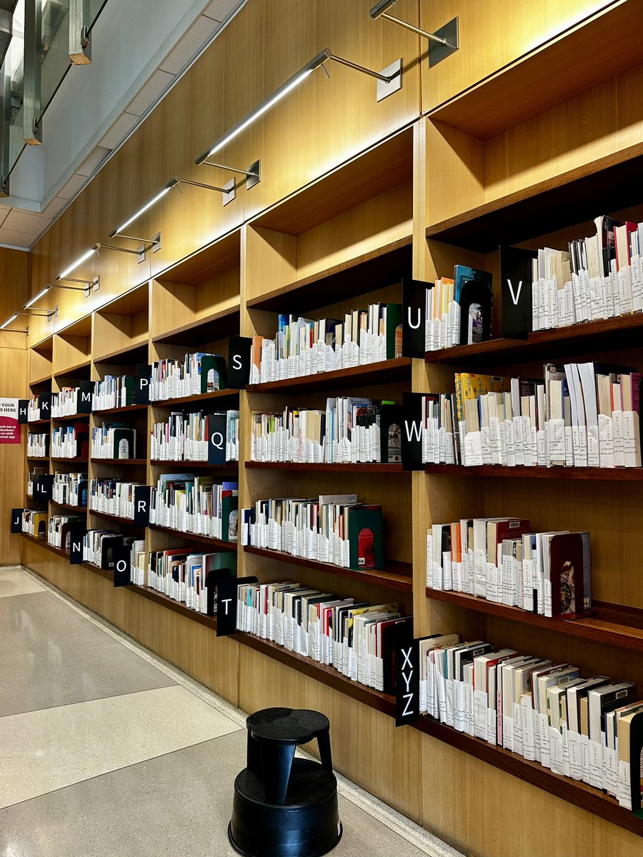 aahrdzz's tweet photo. everytime i visit a new library it’s like wow this is the most beautiful place I’ve ever seen https://t.co/xO3t4yfEEa