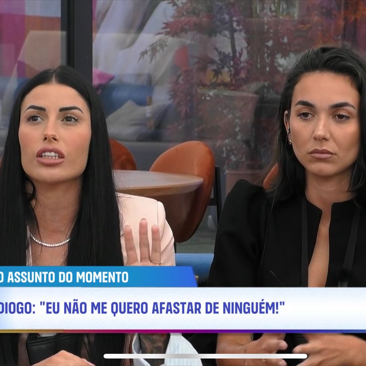 “eles estiveram juntos 5 anos cristina, o diogo e a ariana conhecem se há 3 semanas, vão me dizer a mim que não  se conseguem afastar? epa pelo amor de deus”
OBRIGADA JÉSSICA  #sstvi