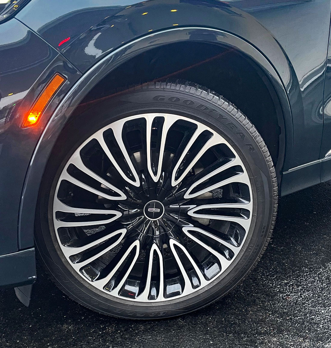 Car_Guy_Tom's tweet image. 2026 Lincoln Aviator Black Label in Cenote Green. #Lincoln #Aviator #BlackLabel #CarPix #carpics