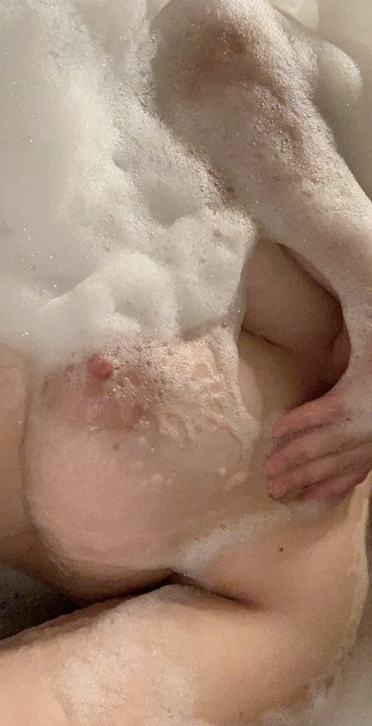 strawbarry tweet media