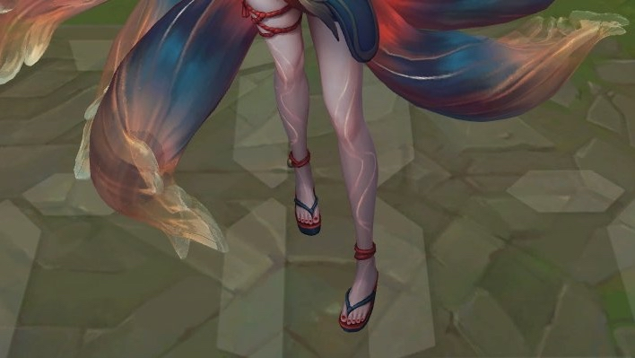 kittxnly's tweet photo. In game / IRL https://t.co/zhF3TdpSh0