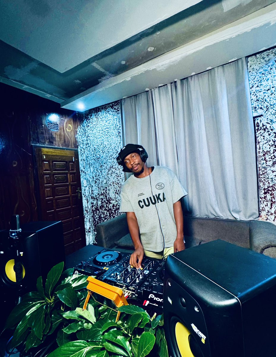 Echoes_BW's tweet image. Echoes of the Wild: Tiny Desk 🎶🌿

An intimate showcase of local DJ talent in Afrohouse &amp;amp; electronic music. Raw, stripped-back sets. Pure sound. Pure vibe.

#echoesofthewild #afrohouse #untamedroar #electronicmusic #afrohousebotswana #afrohouseevent