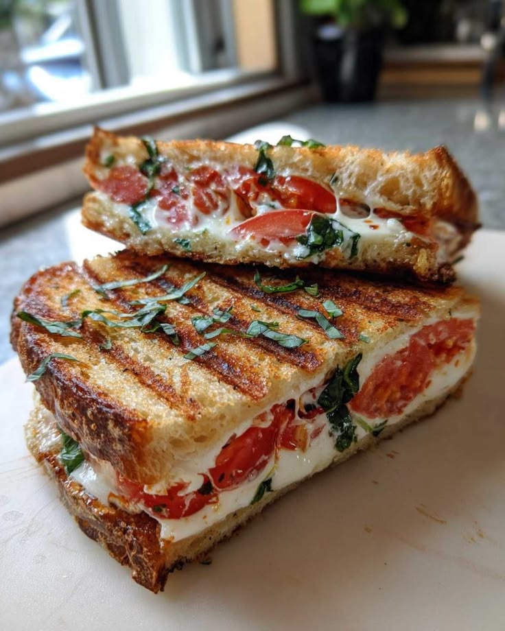 Daily Bites tweet media