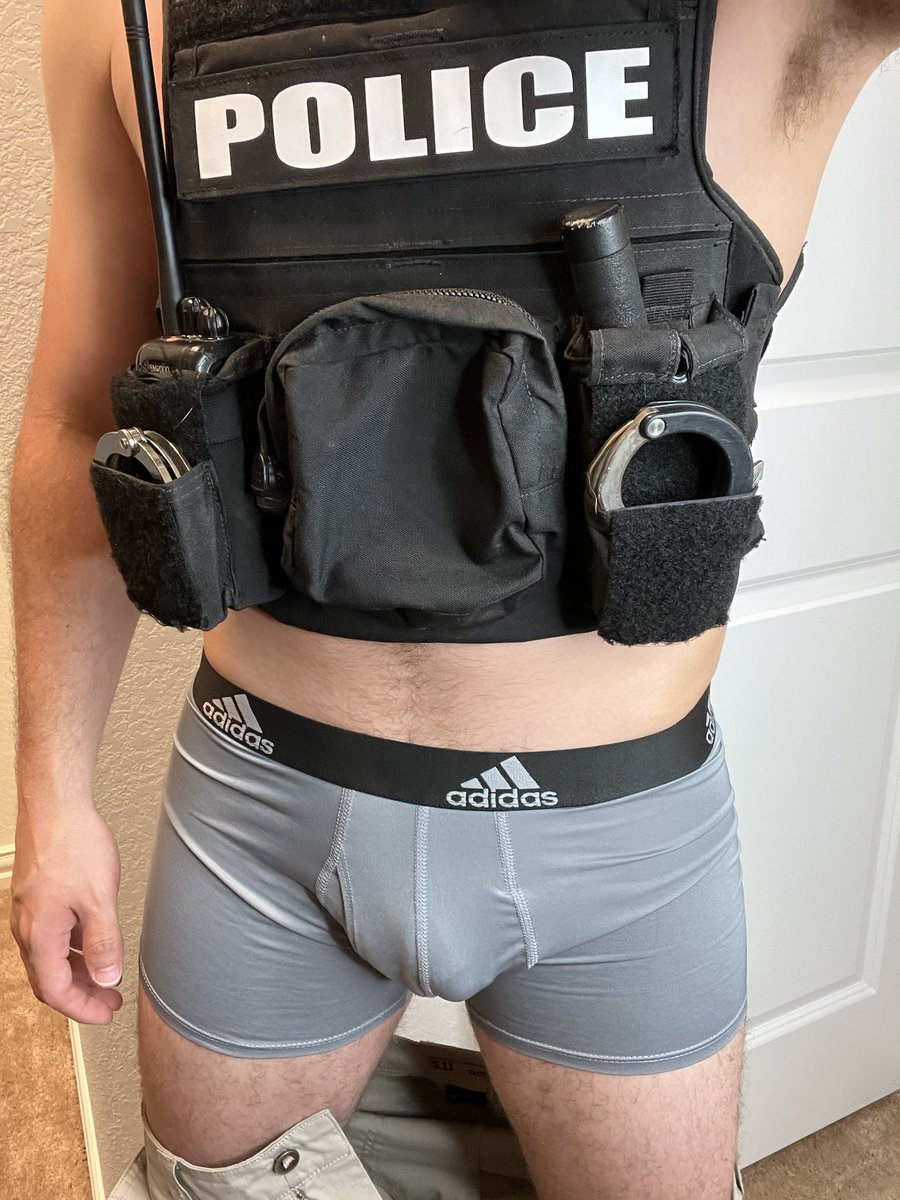 YoungCopX's tweet photo. https://t.co/jrIGQ1eWCo https://t.co/de3AcnmBRi