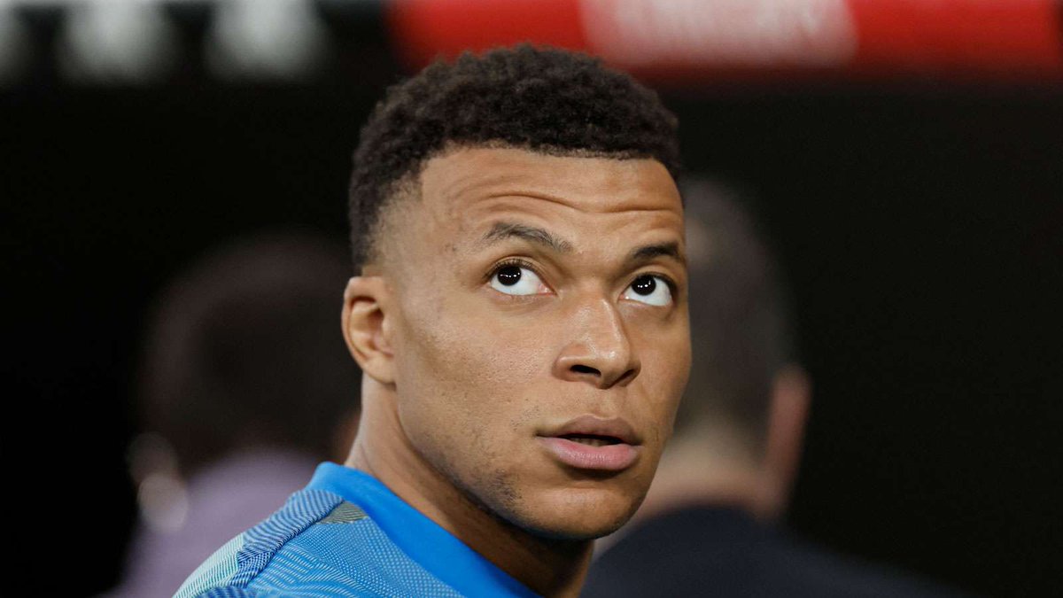 Máximo goleador de la historia del PSG 

Casi ya es máximo goleador de la historia de la selección francesa 

En su primer año en el Real Madrid, igualó el recor de goles de CR7

Se ha intentando aprovechar una lesión, mal diagnosticada, para difamar a un pedazo de futbolista