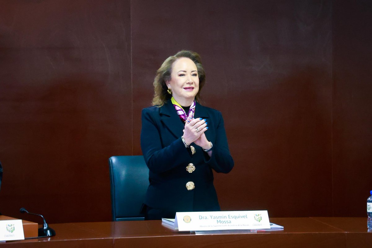 Yasmín Esquivel Mossa tweet media