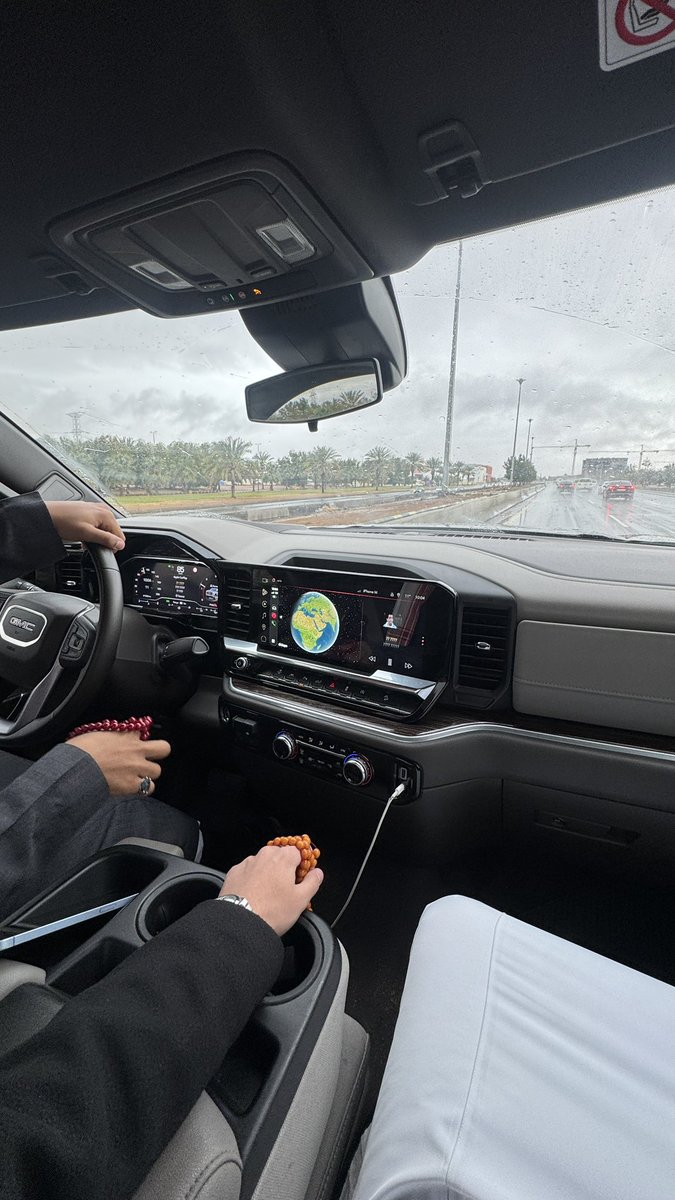 بندر الاحمري tweet media