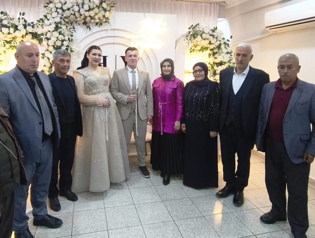 Ak Parti Finike kadın kolları başkanımız Tuğba kiriş ve yönetimi olarak  Hasyurt mahallemizden Gülüş ve Özkan ailelerimizin evlatlarının  nişan merasimine katılım sağladık bir ömür boyu mutluluklar diliyoruz 
<a href="/alicetin_07/">Ali Çetin</a> 
<a href="/GlinZboz/">Gülçin Özboz🇹🇷🇹🇷</a> 
<a href="/HakannnBayar/">HakanBayar🇹🇷</a> 
<a href="/AriciKiris/">TUĞBA ARICI KİRİŞ</a>